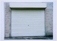 煙臺(tái)電動(dòng)門(mén)除塵時(shí)要注意哪些問(wèn)題